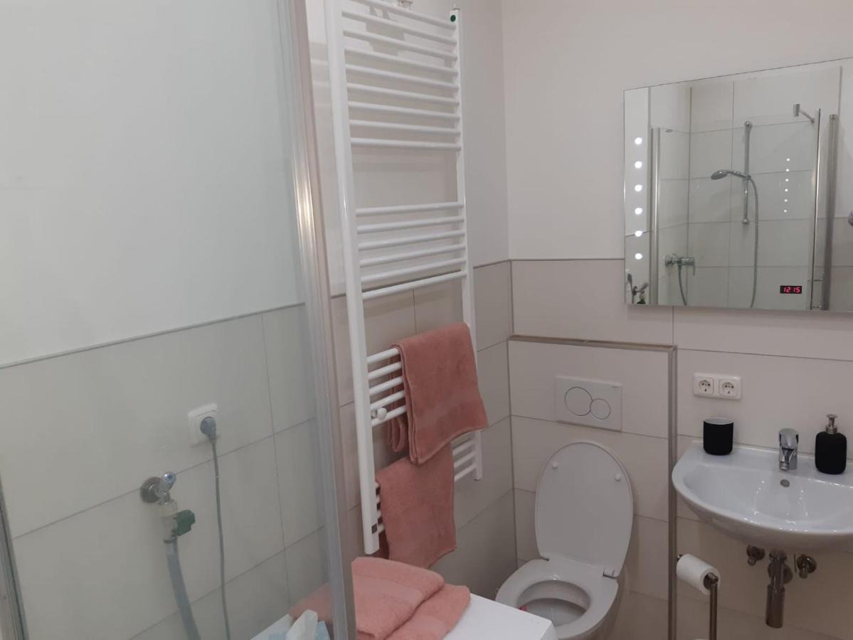 Luxurioese Wohnung Mit Eigenem Garten Augsburg Luaran gambar