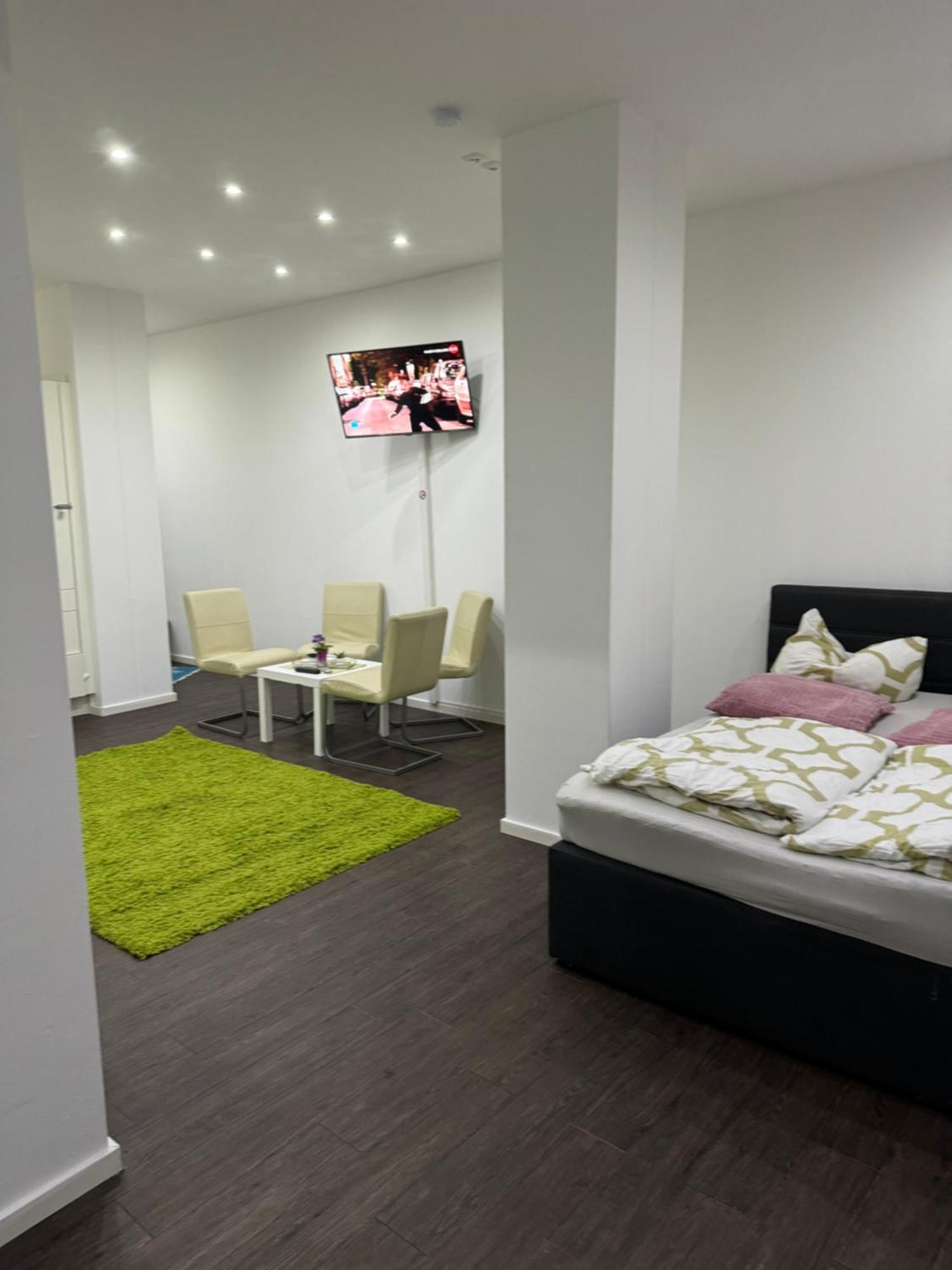 Luxurioese Wohnung Mit Eigenem Garten Augsburg Luaran gambar