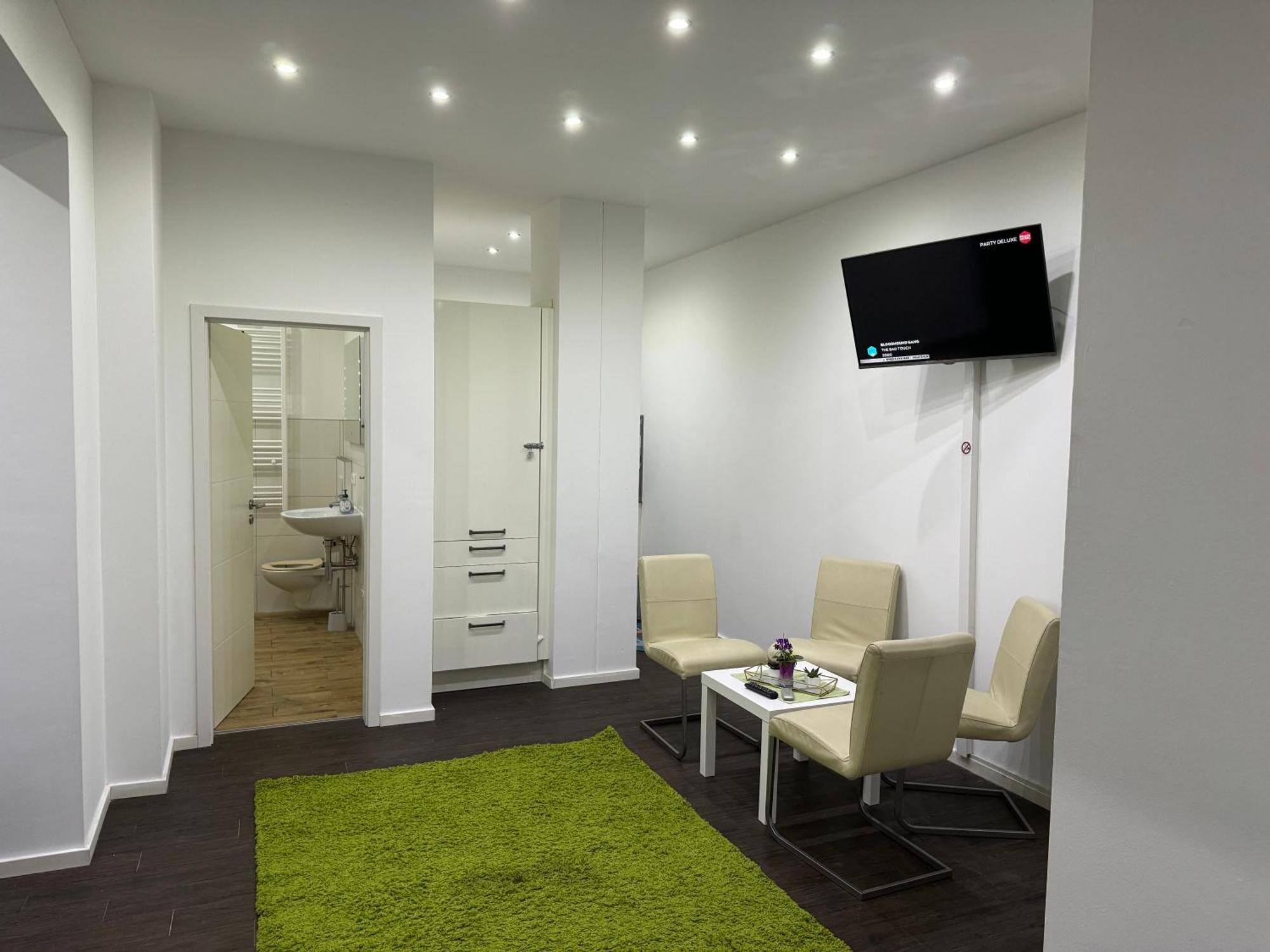 Luxurioese Wohnung Mit Eigenem Garten Augsburg Luaran gambar